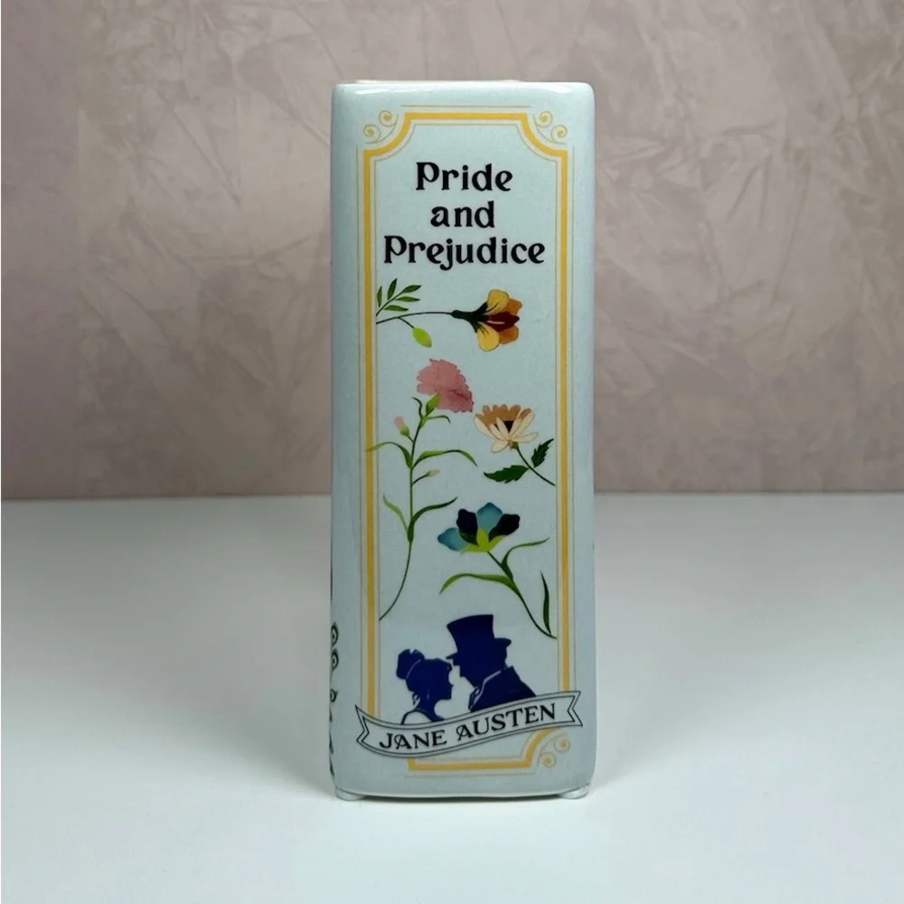 Jane Austen 'Pride and Prejudice' Decorative Vase